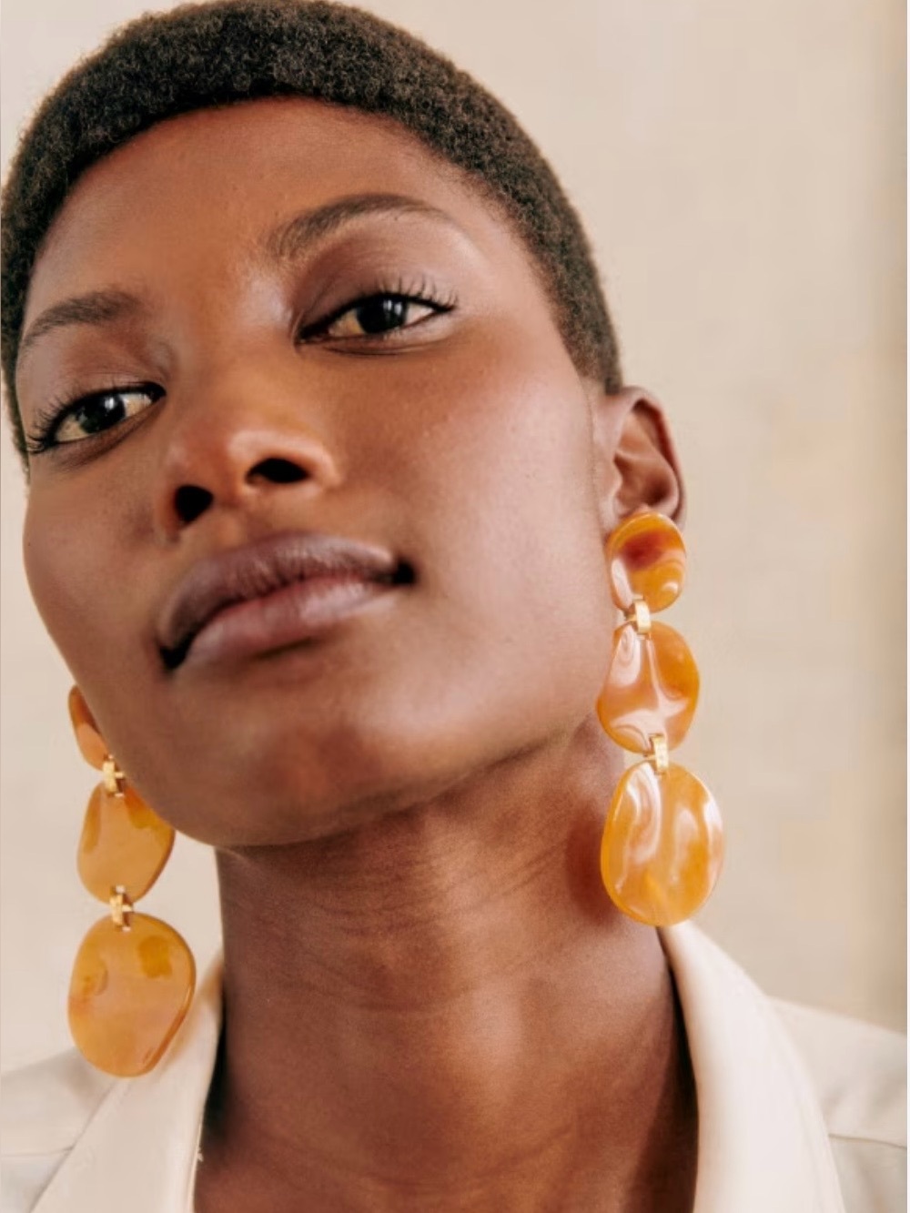 Sezane Women’s Earnest Drop Earrings in Honey Amber